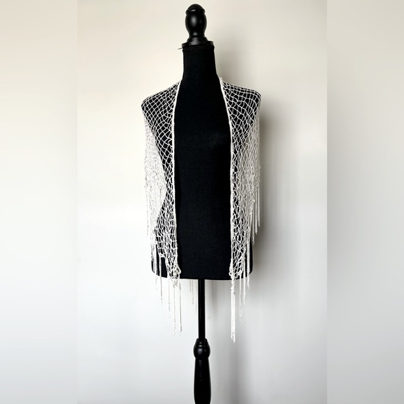 Knits Shawl, Beach Cover Up Handmade Crochet Lace White Ivory size M - Picture 5 of 5